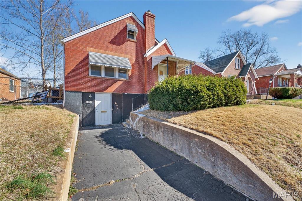 6915 Edison Avenue Property Photo 3