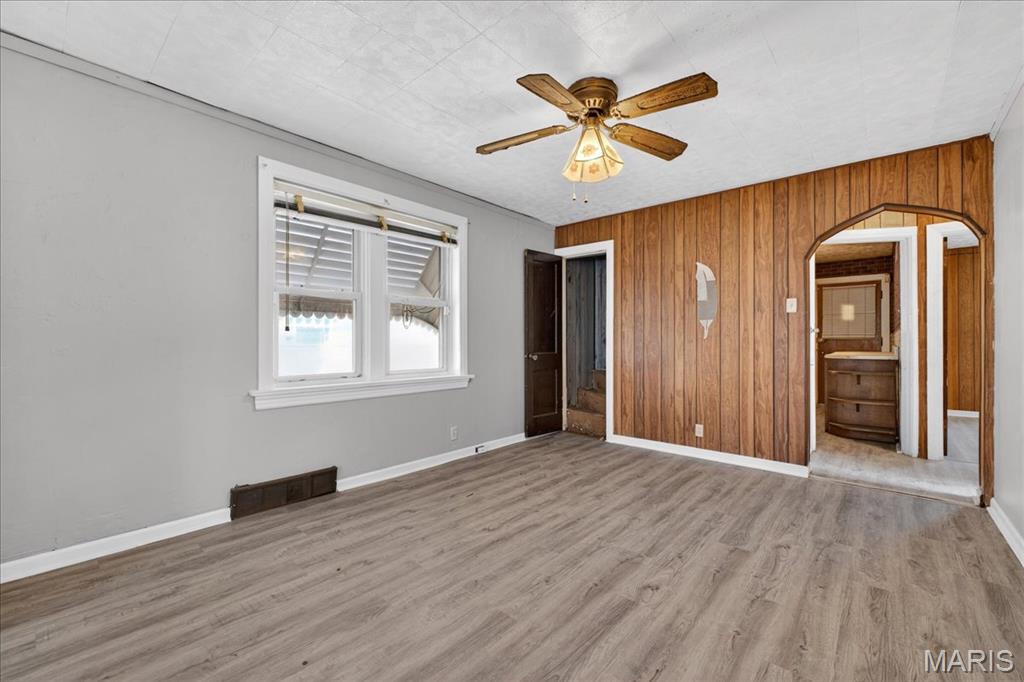6915 Edison Avenue Property Photo 9
