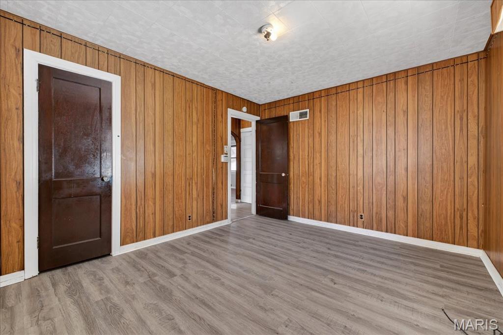 6915 Edison Avenue Property Photo 18