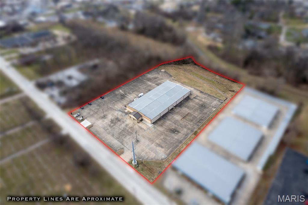 823 Clark Avenue Property Photo 2