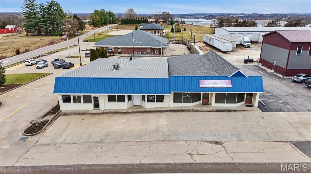 9420-9424 Highway 100 Property Photo 1