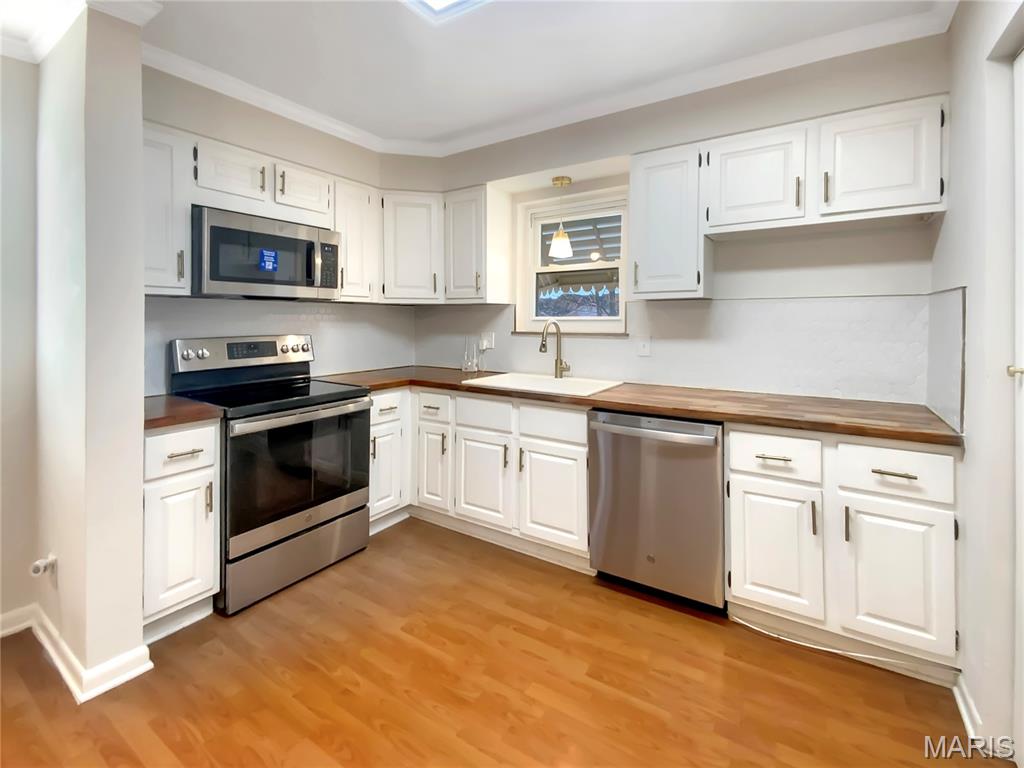 826 Catskill Drive Property Photo 2