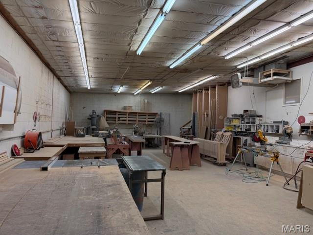 770 Lemay Ferry Road Property Photo 8