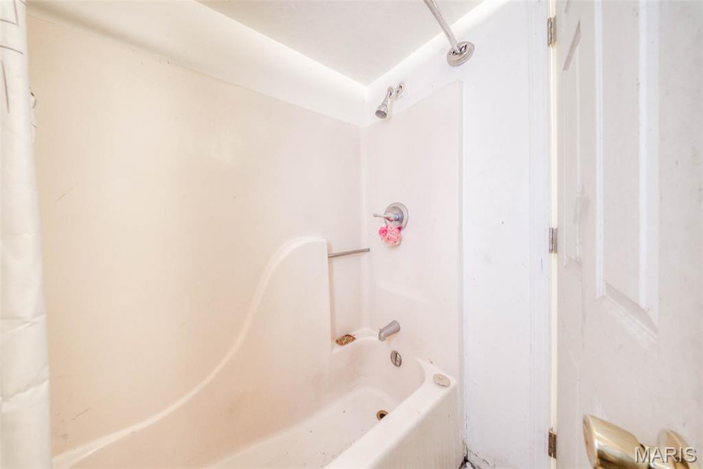 22930 Hardy Lane Property Photo 10
