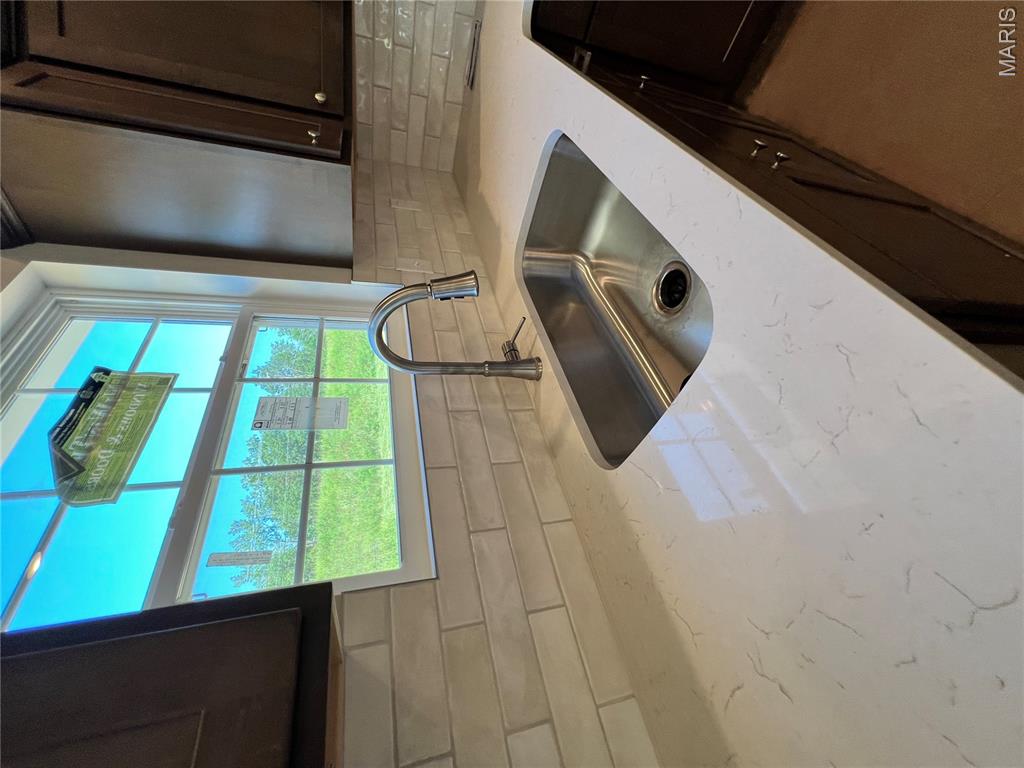 773 Sydney Court Property Photo 4