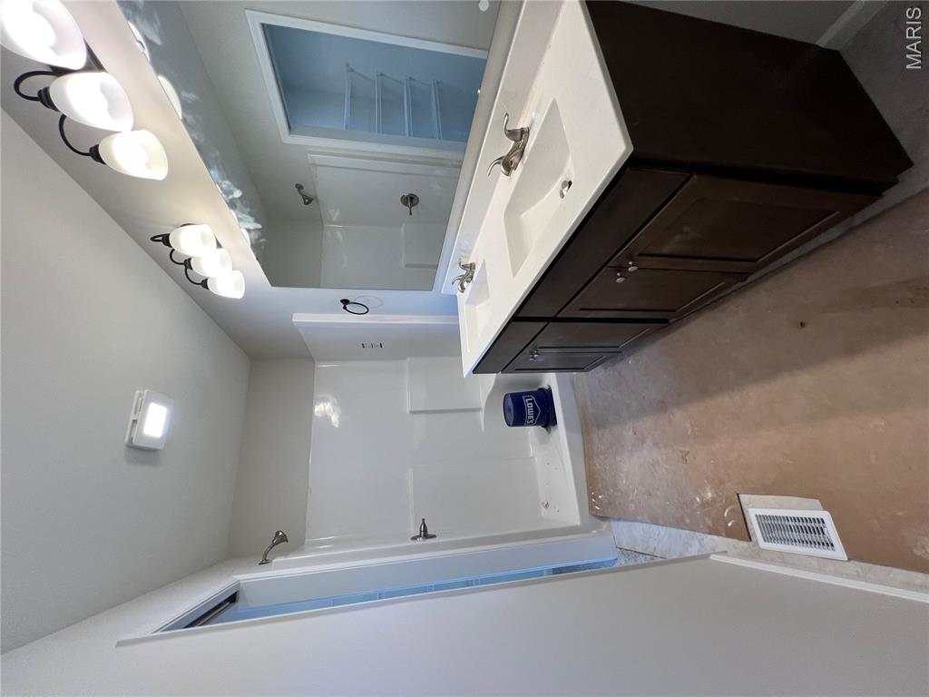 773 Sydney Court Property Photo 17