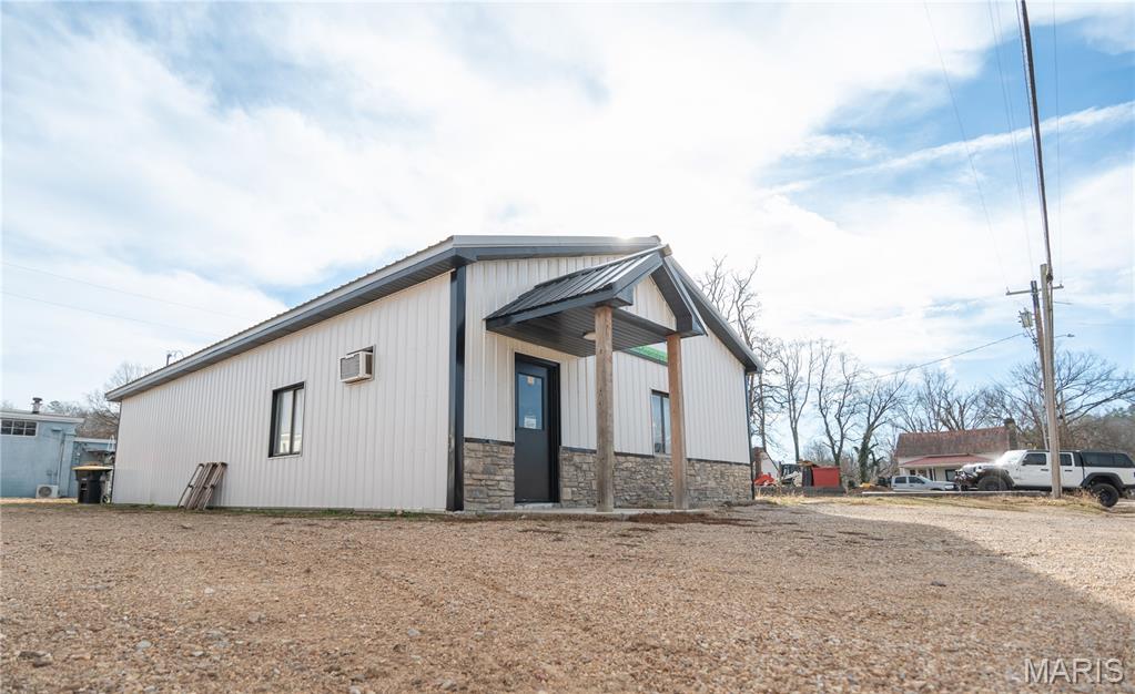 103 Ash Property Photo 2