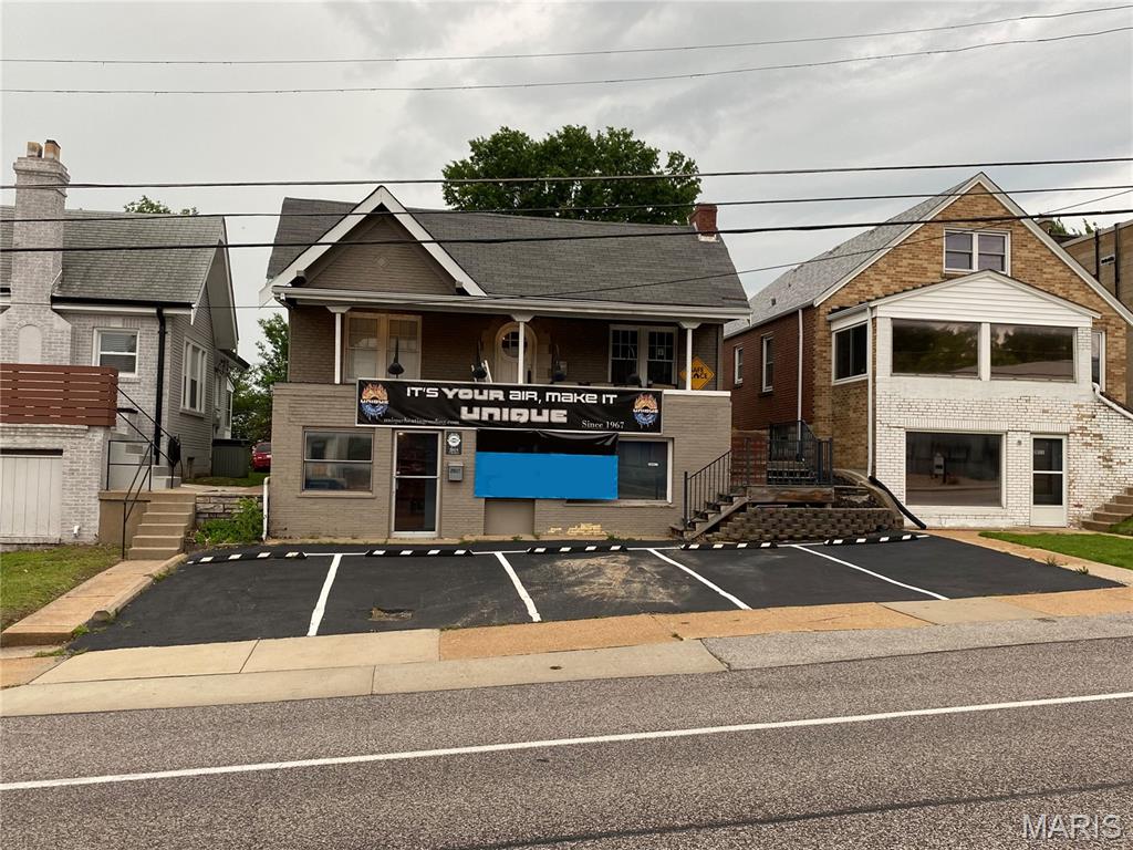 2015 S Big Bend Boulevard Property Photo 1