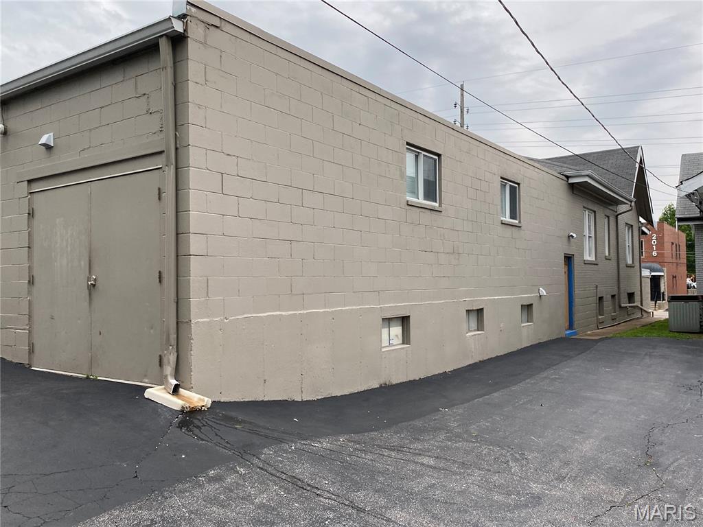 2015 S Big Bend Boulevard Property Photo 2