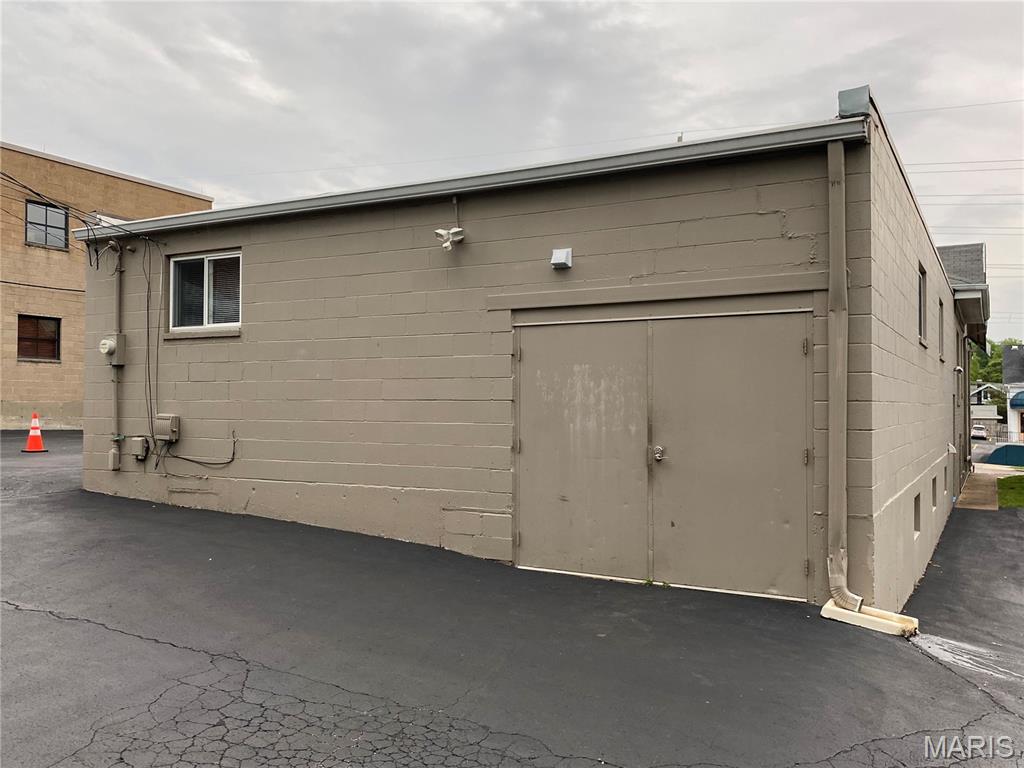 2015 S Big Bend Boulevard Property Photo 3