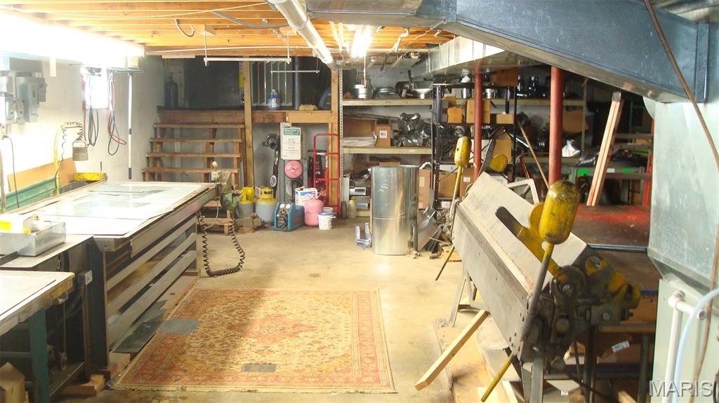 2015 S Big Bend Boulevard Property Photo 10