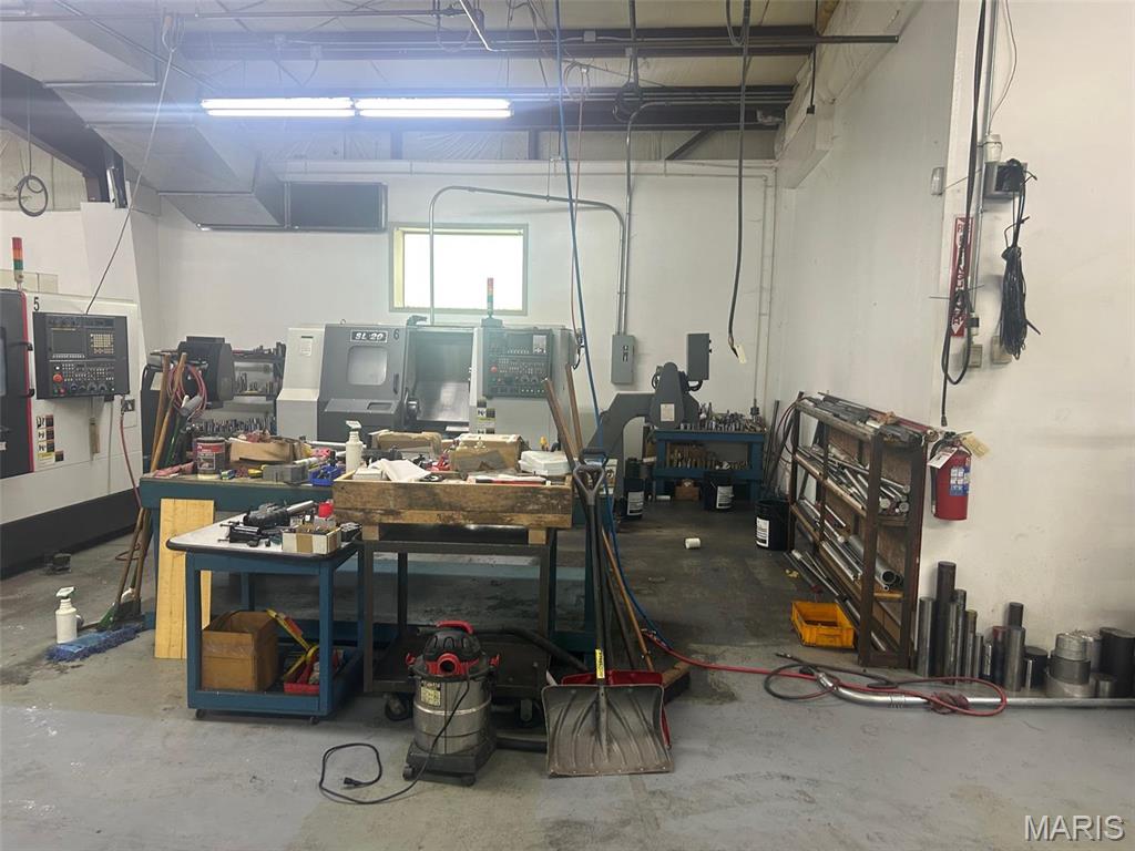 107 E Industrial Drive Property Photo 10