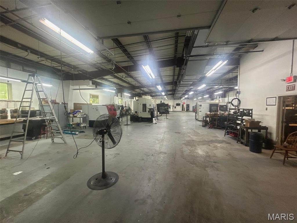 107 E Industrial Drive Property Photo 14
