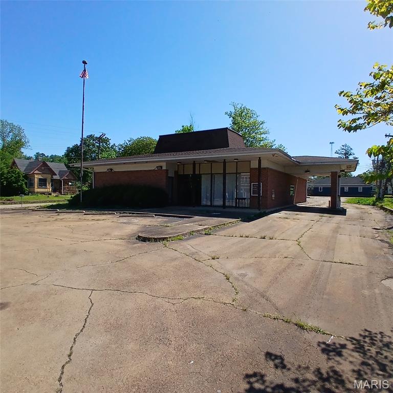 122 N Main Street Property Photo 1