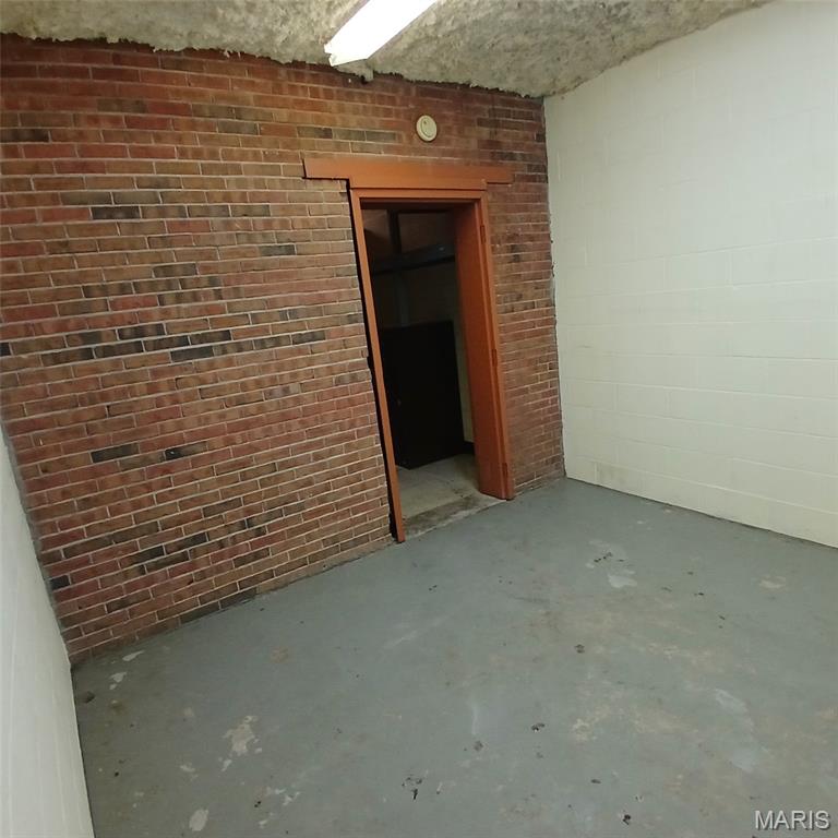 122 N Main Street Property Photo 5