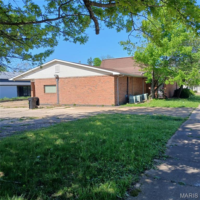 122 N Main Street Property Photo 24