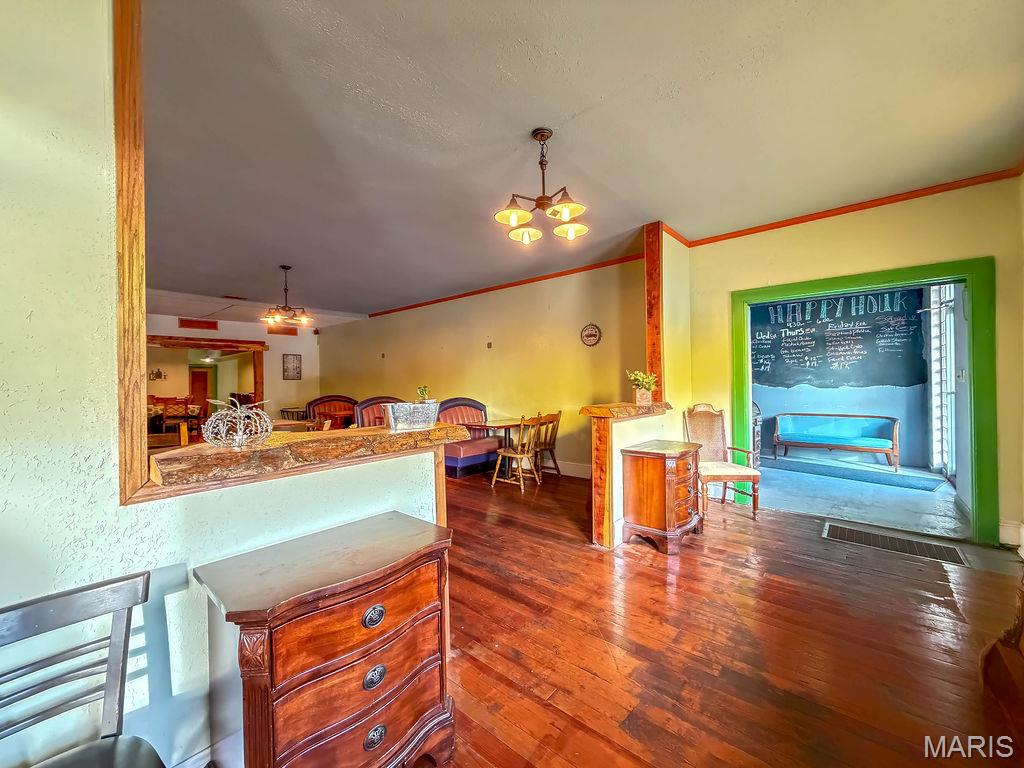 156 S Main Street Property Photo 8