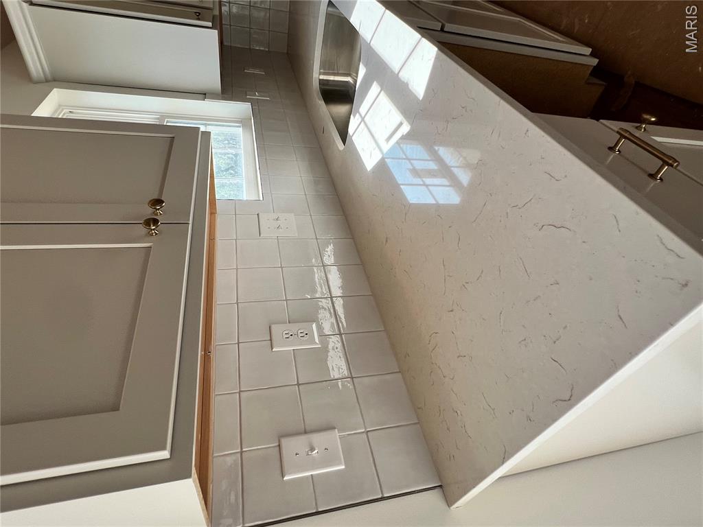 774 Sydney Court Property Photo 4