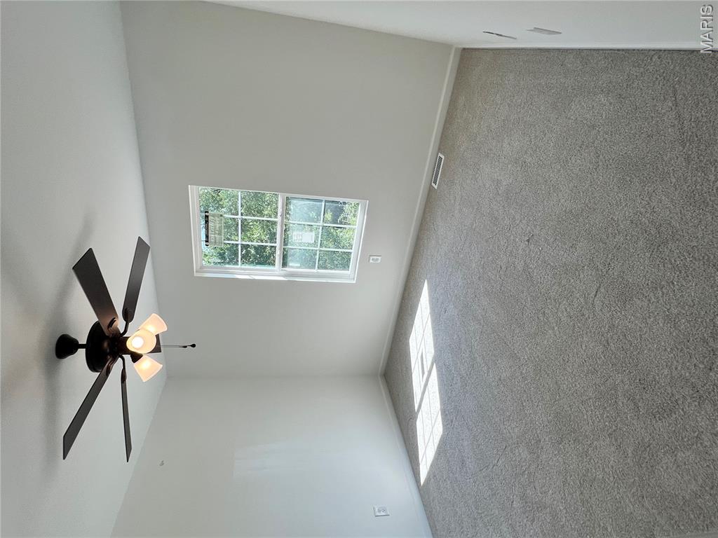 774 Sydney Court Property Photo 5