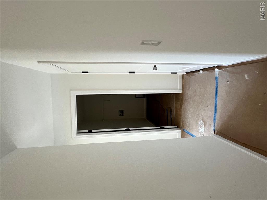 774 Sydney Court Property Photo 8