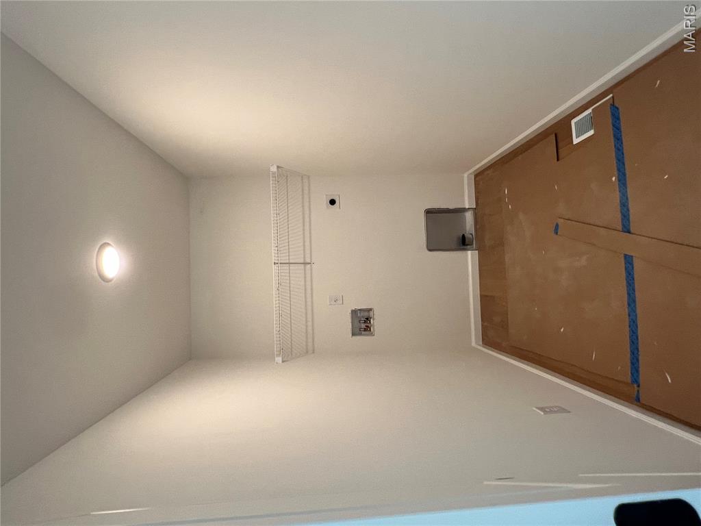 774 Sydney Court Property Photo 9