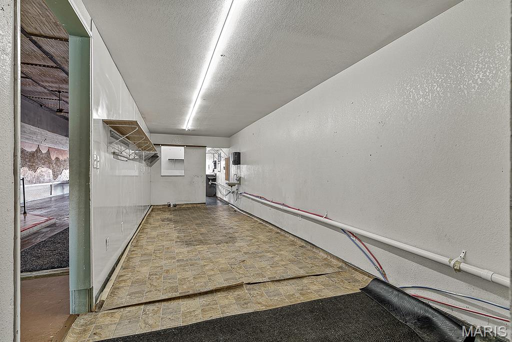 121 S S Square Property Photo 15