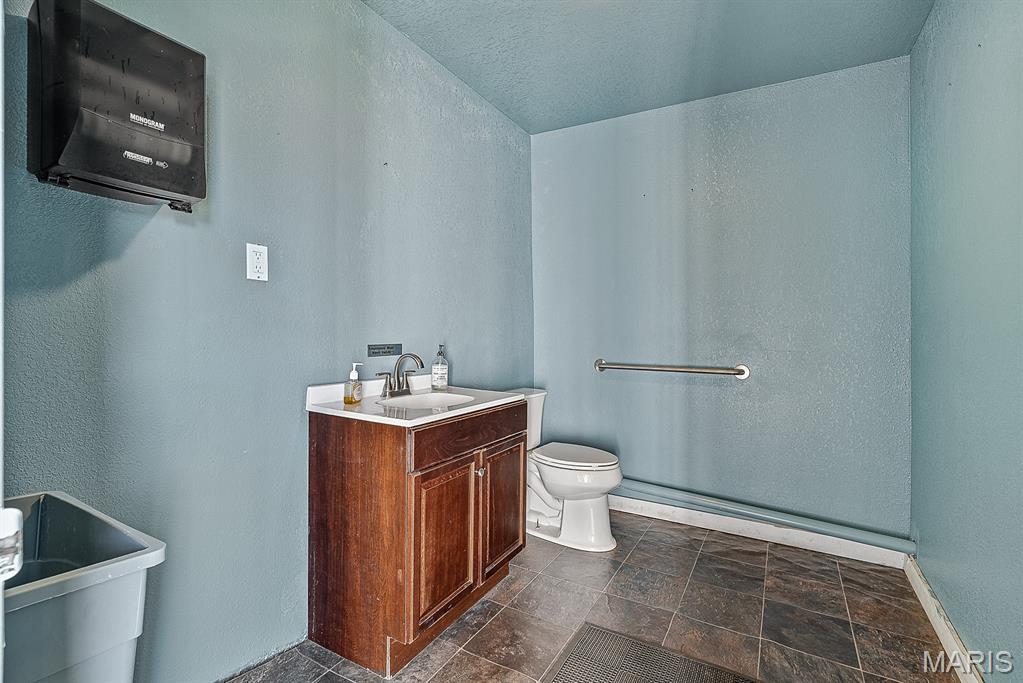 121 S S Square Property Photo 18