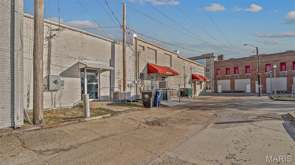 121 S S Square Property Photo 21