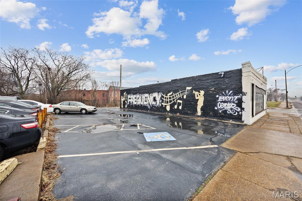 2600 N Florissant Avenue Property Photo 6