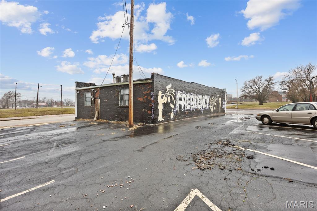 2600 N Florissant Avenue Property Photo 7