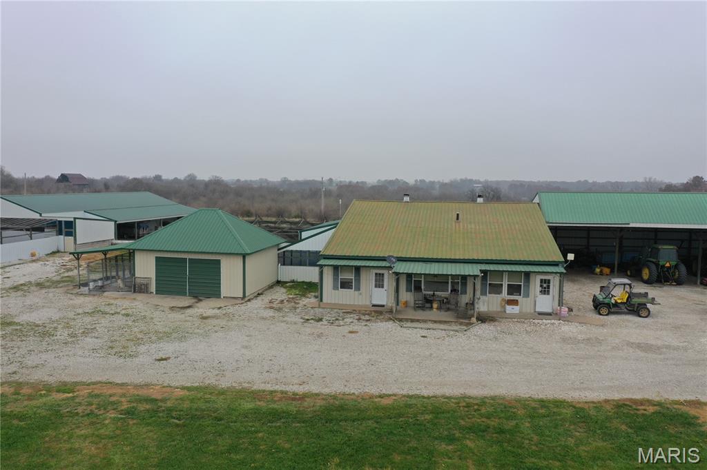 17053 Siloam Avenue Property Photo 3