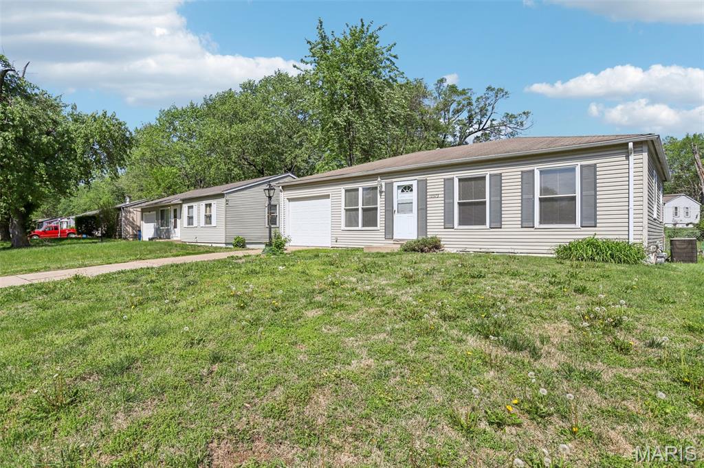 12373 Santa Maria Drive Property Photo 3