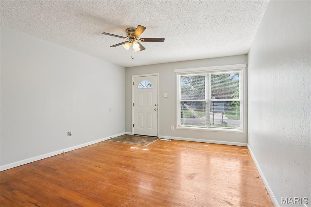 12373 Santa Maria Drive Property Photo 5