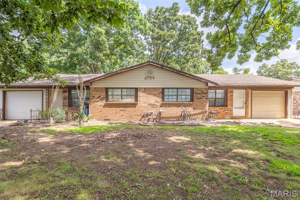 2709 Oakmoore Drive