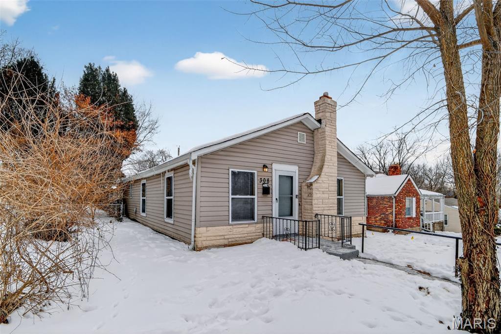308 Superior Drive Property Photo 2