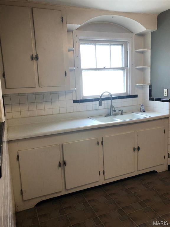 2503 Louis Avenue Property Photo 8