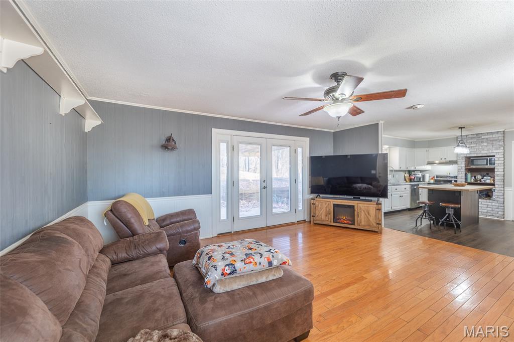 16747 Chalk Bluff Trail Property Photo 9