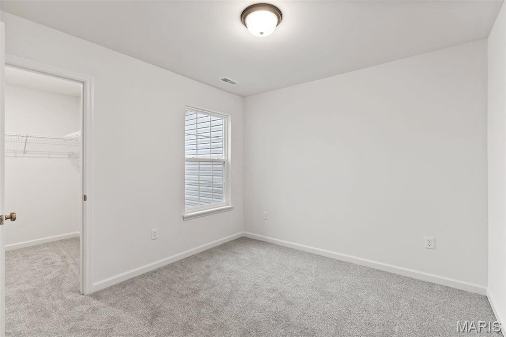 37 Fairmount Grove Drive Property Photo 3