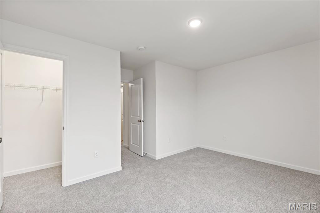 37 Fairmount Grove Drive Property Photo 4
