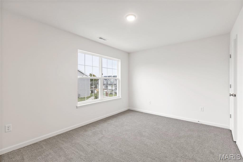 37 Fairmount Grove Drive Property Photo 5