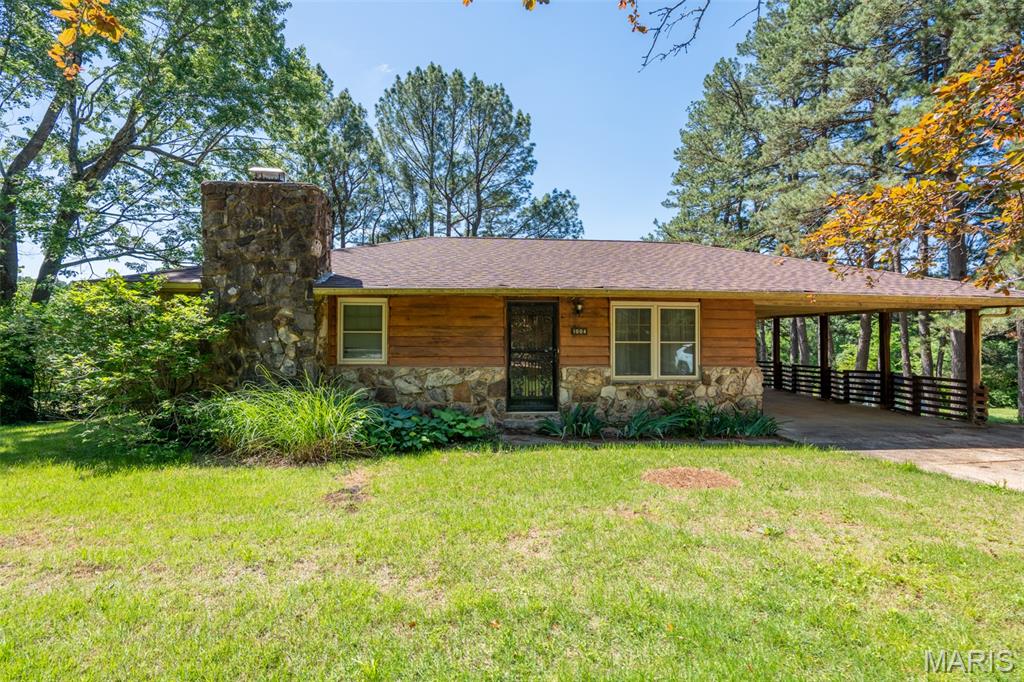 1004 Barton Road Property Photo 1