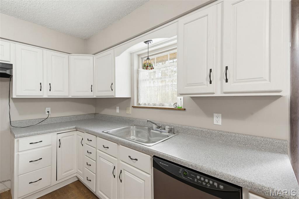 1004 Barton Road Property Photo 9
