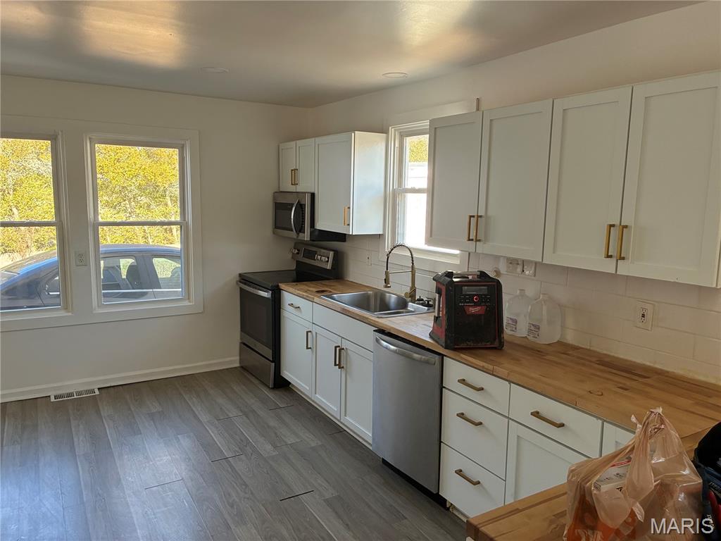 301 Day Drive Property Photo 3