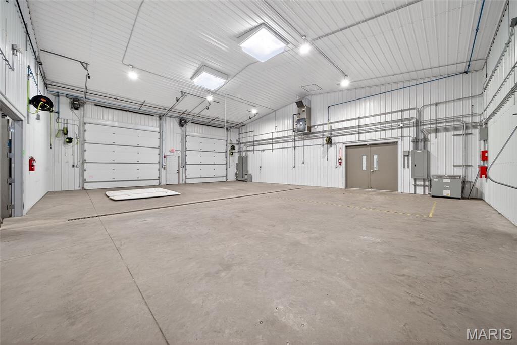 1834 W Outer Highway 61 Property Photo 18