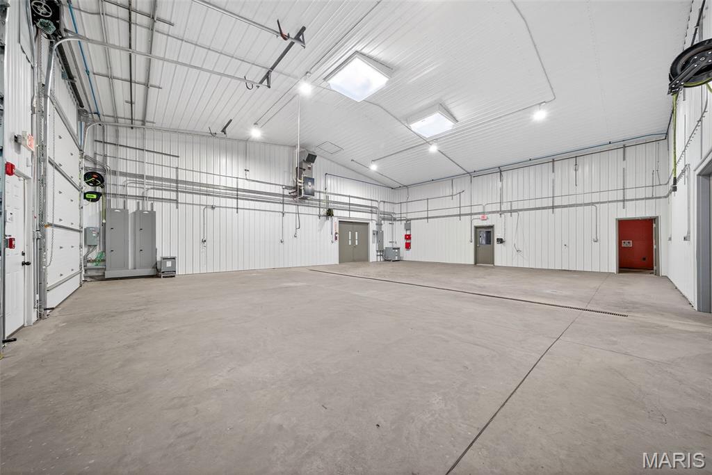 1834 W Outer Highway 61 Property Photo 19