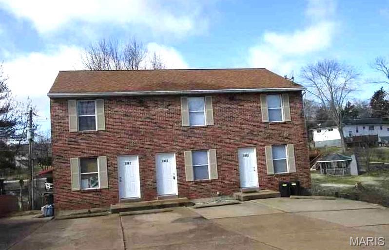 3865 Crest Circle Property Photo 1