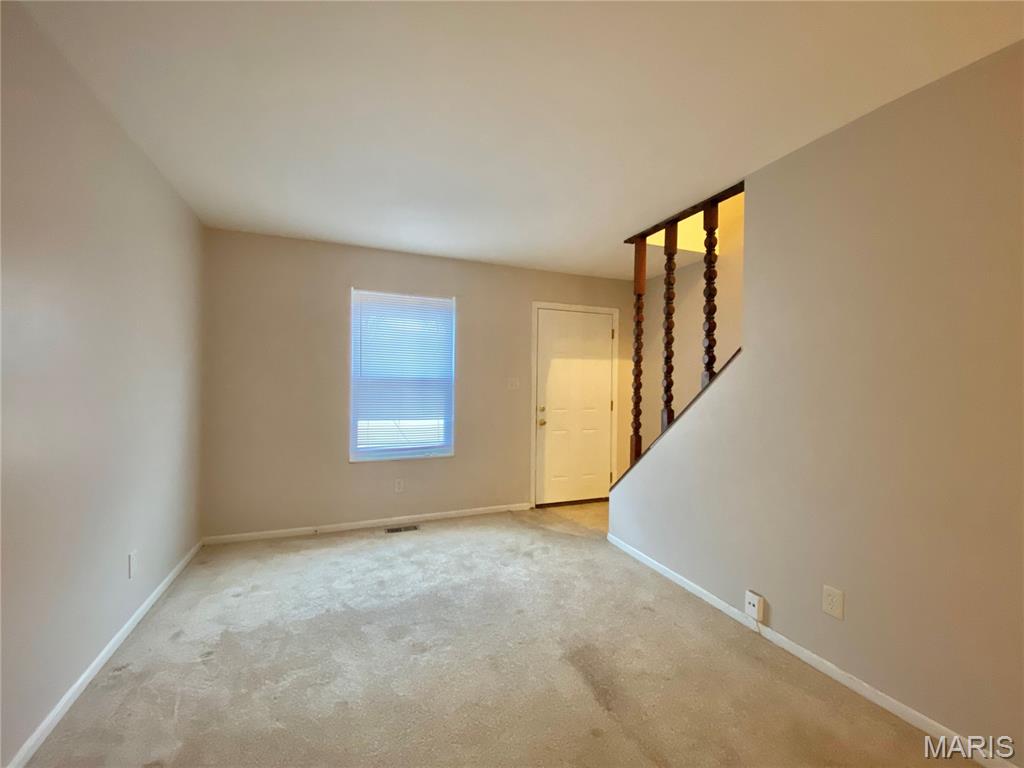 3865 Crest Circle Property Photo 4