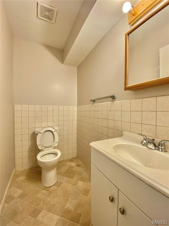 3865 Crest Circle Property Photo 5