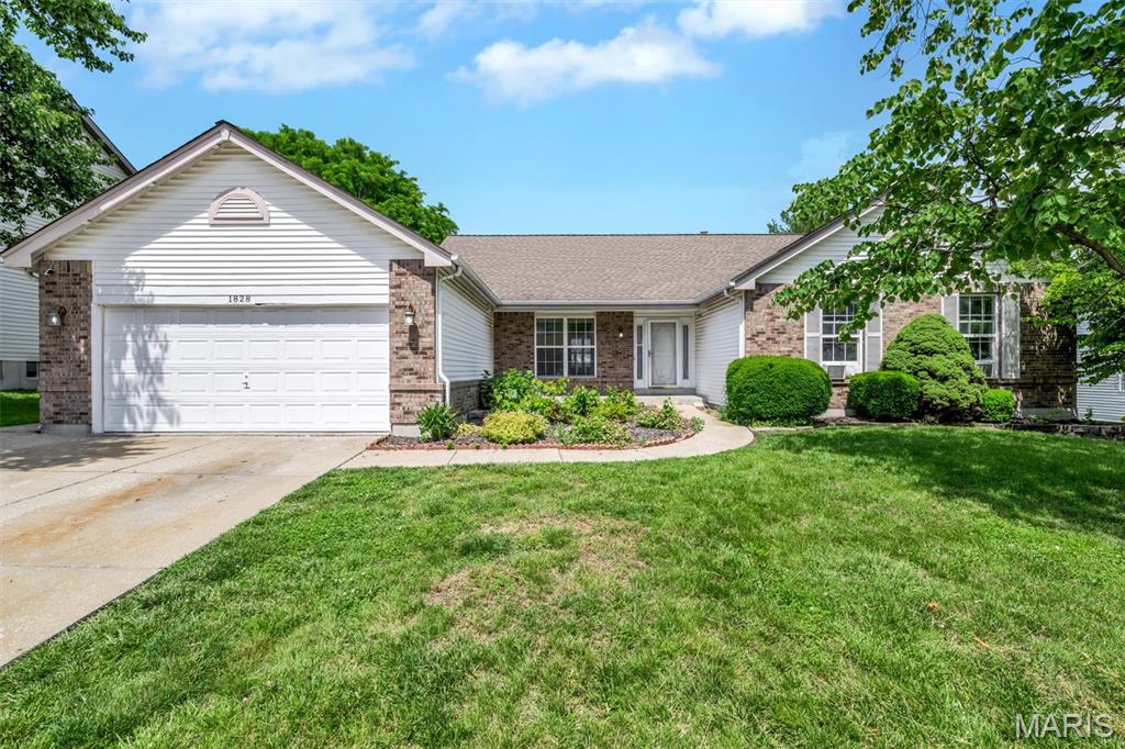 1828 Chateau Du Mont Drive Property Photo 1