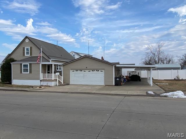 1021 Grand Avenue Property Photo 1